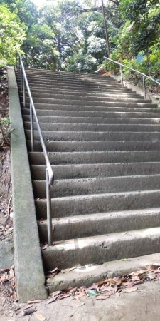 人見神社